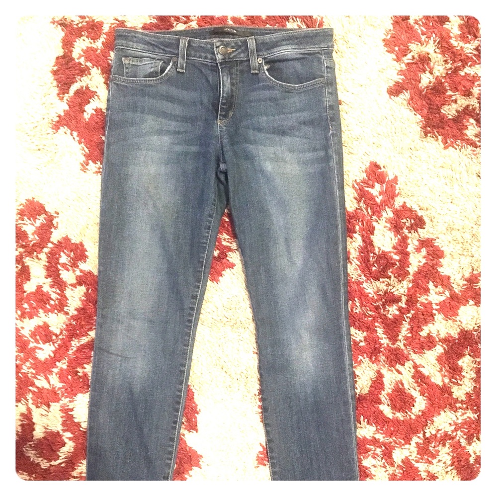Joe’s Jeans Straight Leg In Adrian wash.